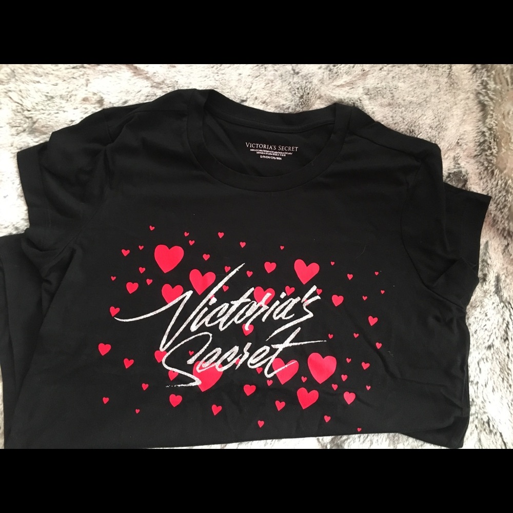 Victoria secrets tee sz S valentine collection